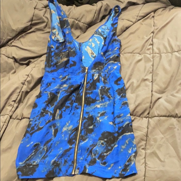 *Beautiful Blue Silk Dress* - Picture 5 of 8